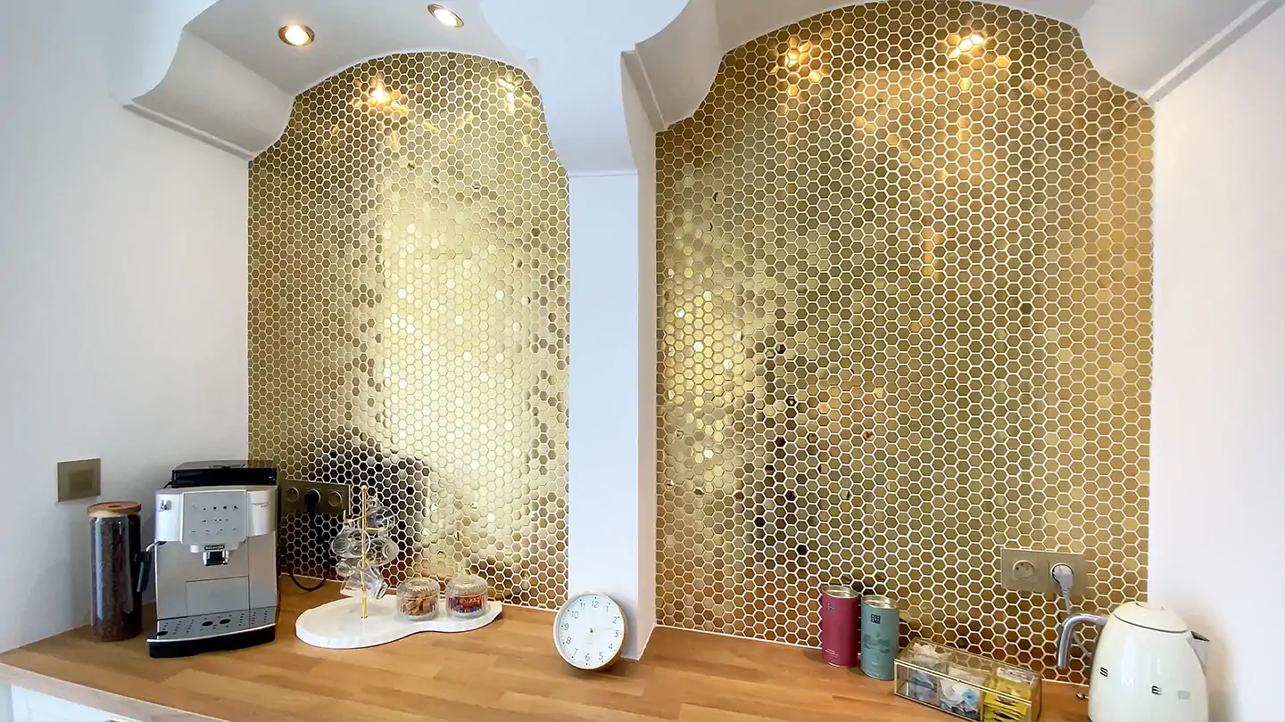 Golden Backsplash Wall Tile 2